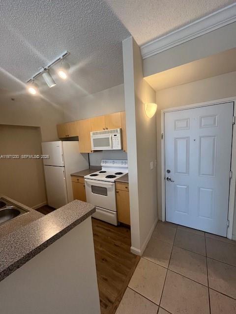 Building Photo - 1900 Van Buren St