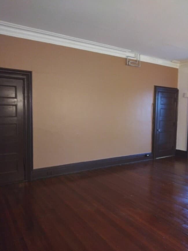 Building Photo - 317 Grand St