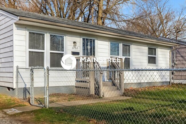 Building Photo - 3 Bedroom Pet-Friendly Home in Louisville,...