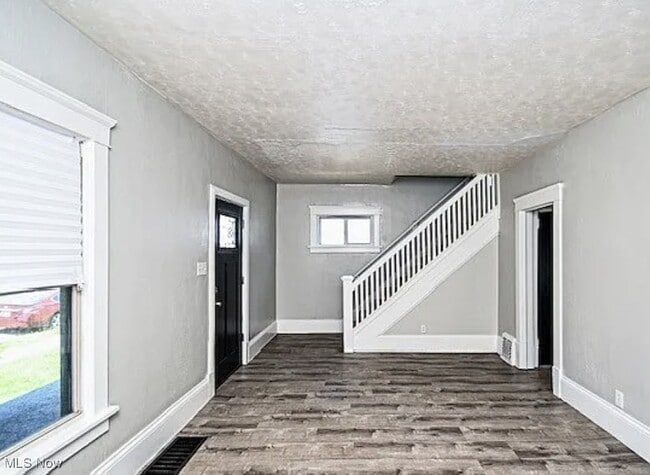 Building Photo - 1628 Clark Ave SW