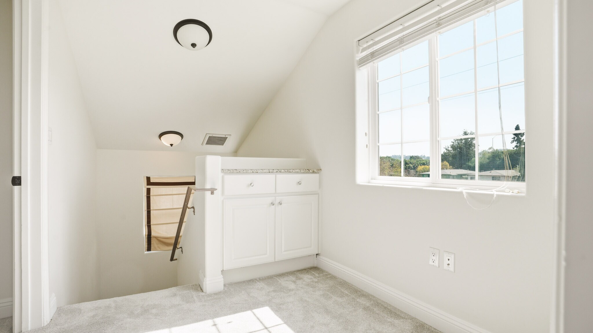 Building Photo - 10752 Hortense St