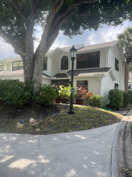 Primary Photo - 840 Meadowland Dr