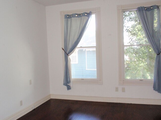Building Photo - 2629 S Carrollton Ave