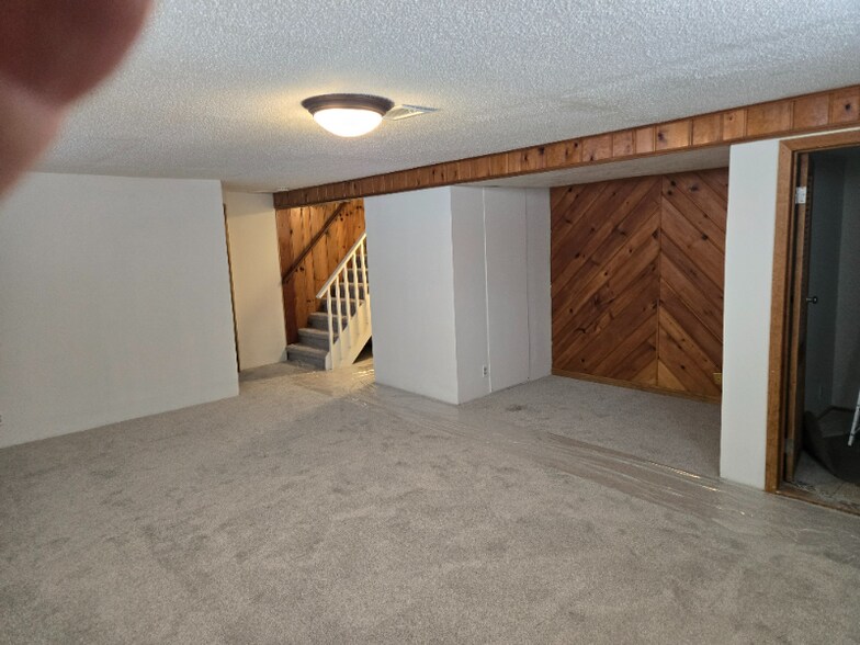 Building Photo - 301 W 2nd St