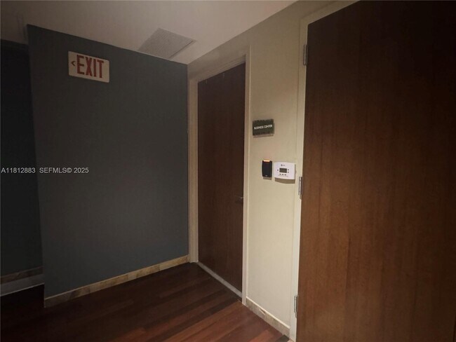 Building Photo - 2641 N Flamingo Rd