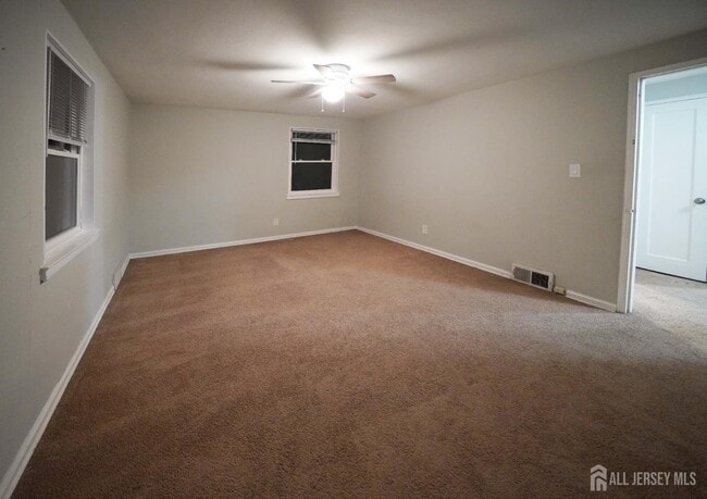 Building Photo - 215 Rose St