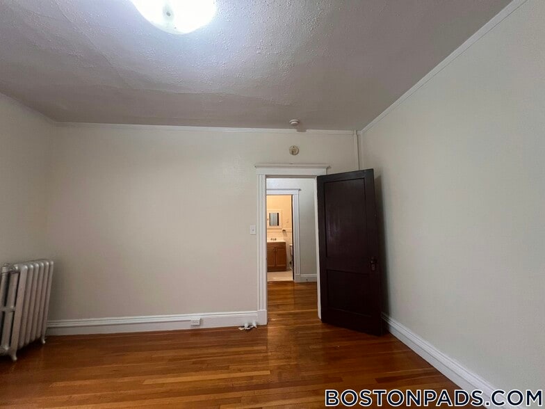 Building Photo - 17-19-19 Washington St S