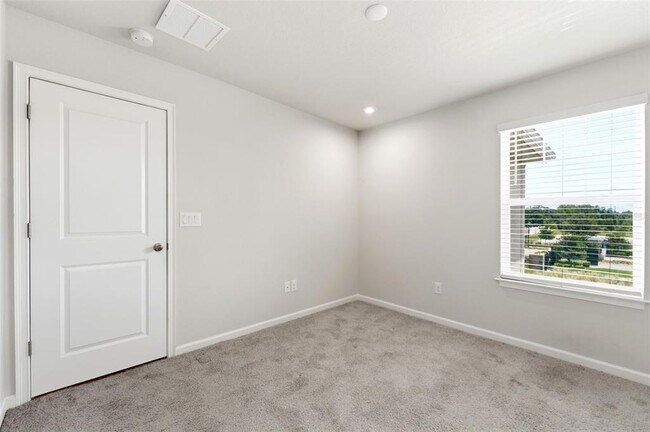 Building Photo - 2587 Everglade Way