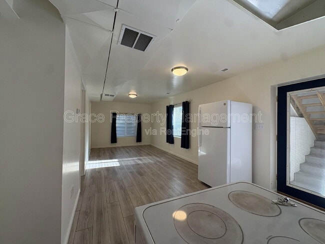 Building Photo - 310 S 2nd Ave