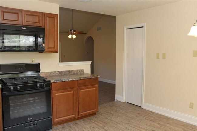 Building Photo - 605 Elder Way