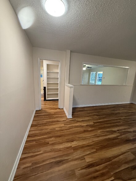 Building Photo - 216 Clower Ave