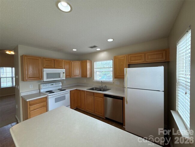 Building Photo - 15318 Brynfield Dr