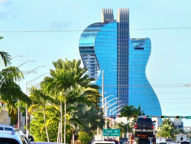 Building Photo - 5934 Buchanan St