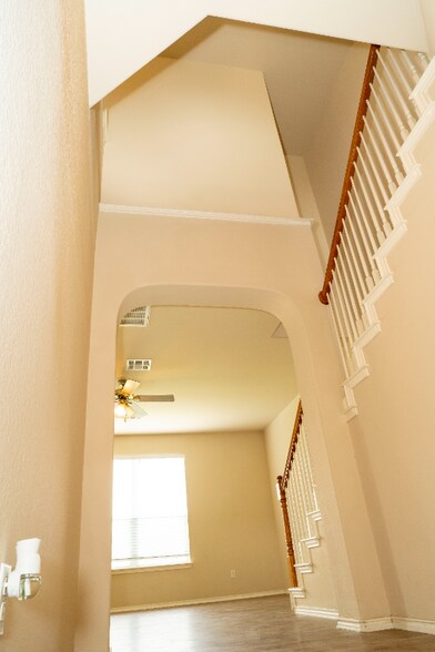 Building Photo - 3516 Savage Springs Dr