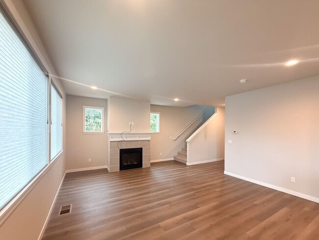 Building Photo - 5590 Mountain Quail Dr S