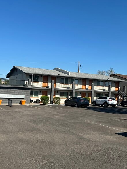 Building Photo - Spring Leaf Apartments