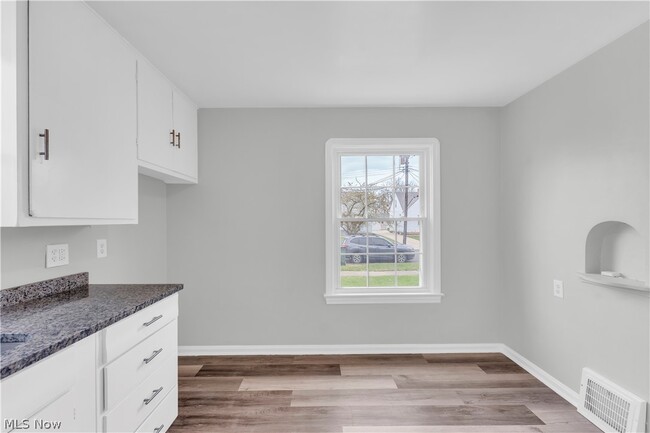 Building Photo - 20550 Wilmore Ave