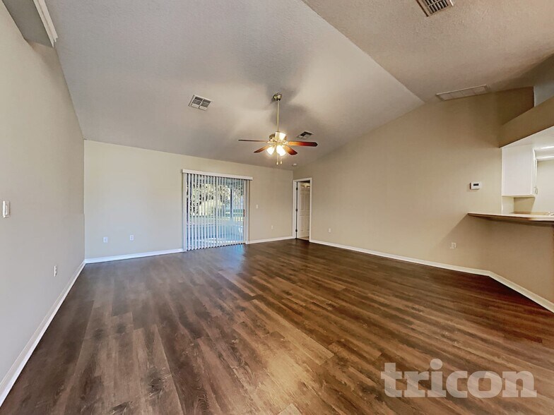 Building Photo - 3233 Ambassador Ave