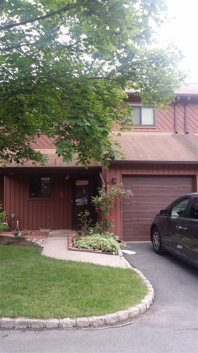 Building Photo - 8 Sunflower Ct