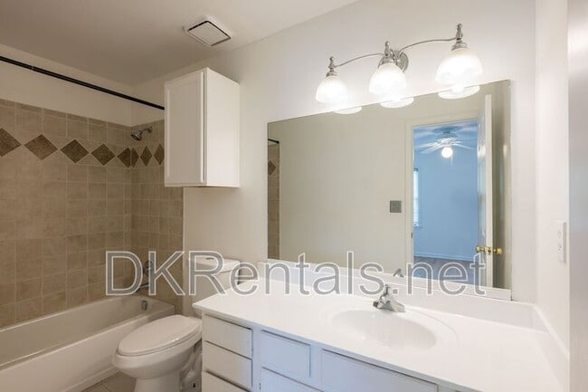 Building Photo - 9070 Cobbler Ct