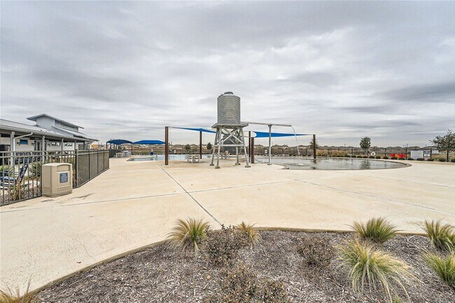 Building Photo - 3 bedrooms with 3.5 bathrooms! BONUS ROOM ...