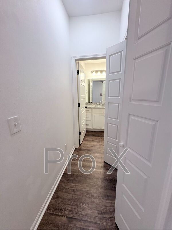 Building Photo - 401 Alex Jordan Dr.
