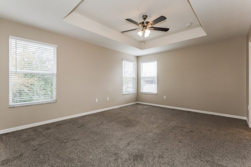 Building Photo - 10721 Shady Preserve Dr