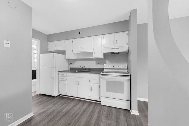 Building Photo - 2600 S 59th Ave