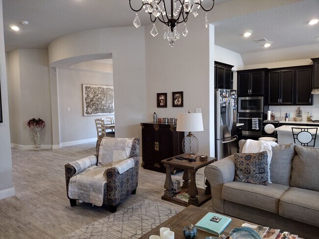 Building Photo - Beautiful 4 bedroom with a pool!!!