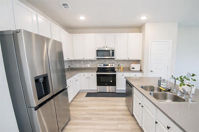 Building Photo - 7800 Gangway Dr