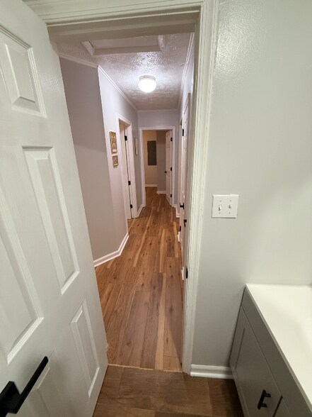 Building Photo - 4501 Greenfield Dr