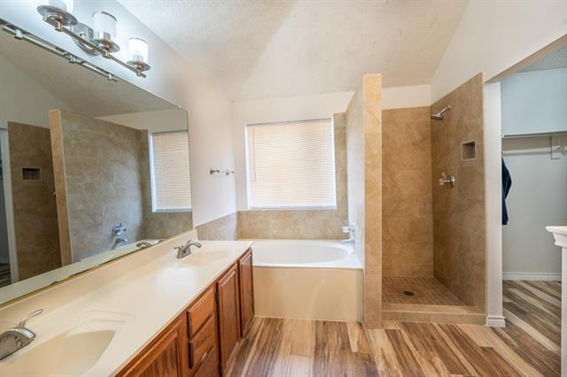 Building Photo - 2414 Coventry Ct