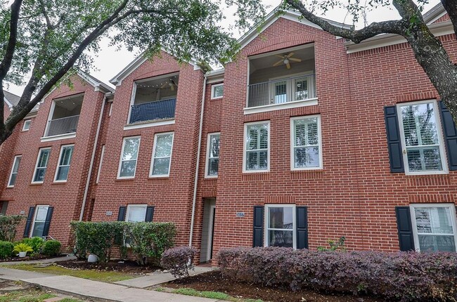 Building Photo - 3027 N Heights Hollow Ln