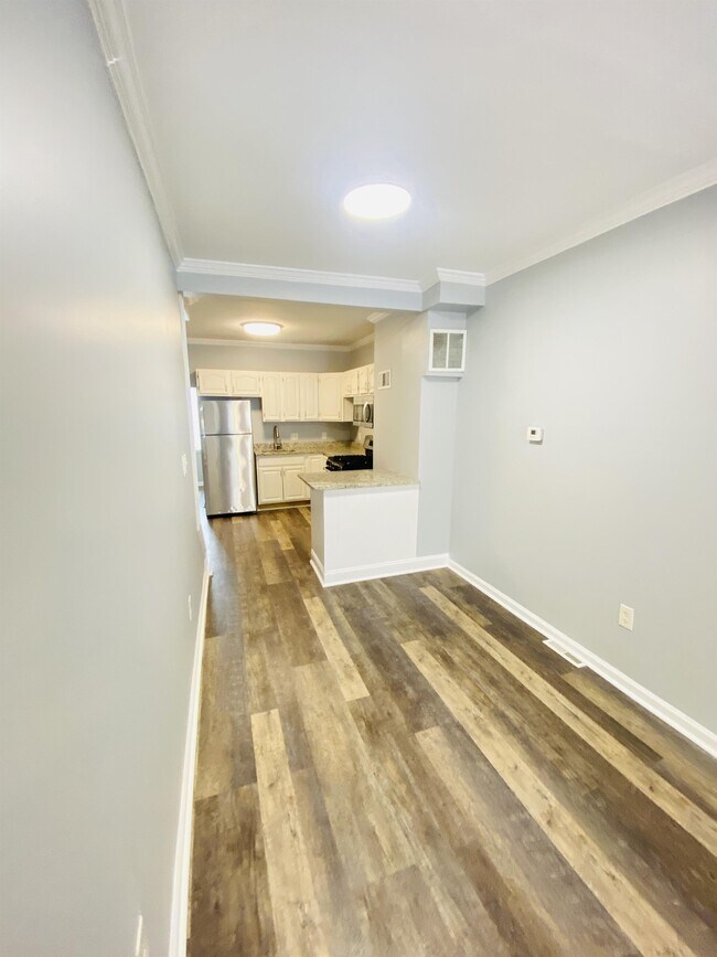 Building Photo - 1304 Sargeant St