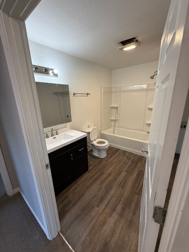 Building Photo - Italian Estates Property Managment