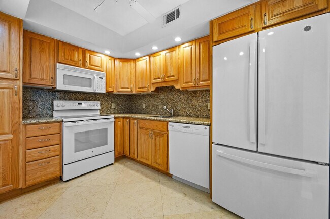 Building Photo - 1950 S Ocean Dr