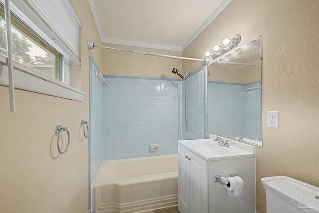 Building Photo - 560 N 72nd Ave