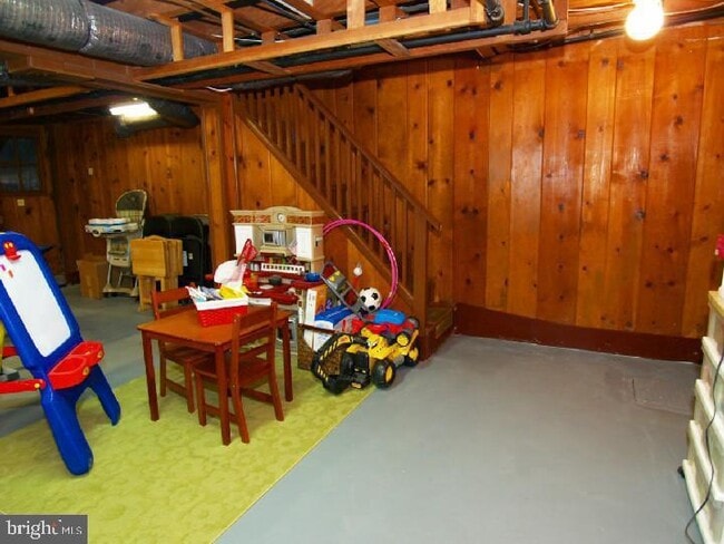 Building Photo - 34 Braeburn Rd