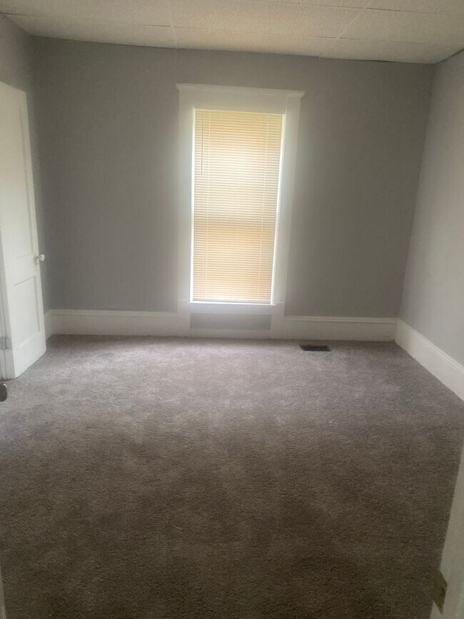 Building Photo - Bradwell3001-3003