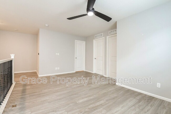 Building Photo - 389 Rodden Dr