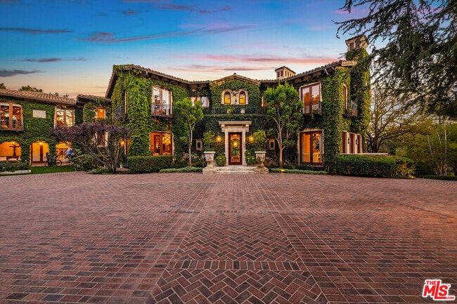 Primary Photo - 1550 Amalfi Dr