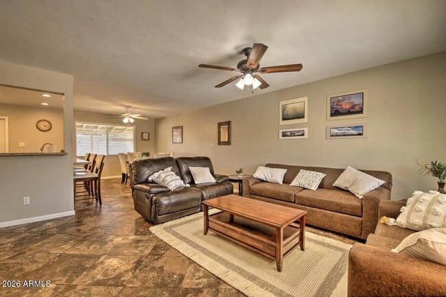 Building Photo - 609 S Priest Dr