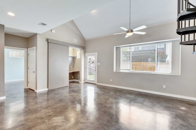 Building Photo - 3505 Villa Ct