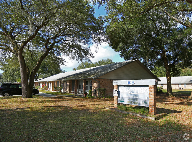 Primary Photo - Village Chase Apartments