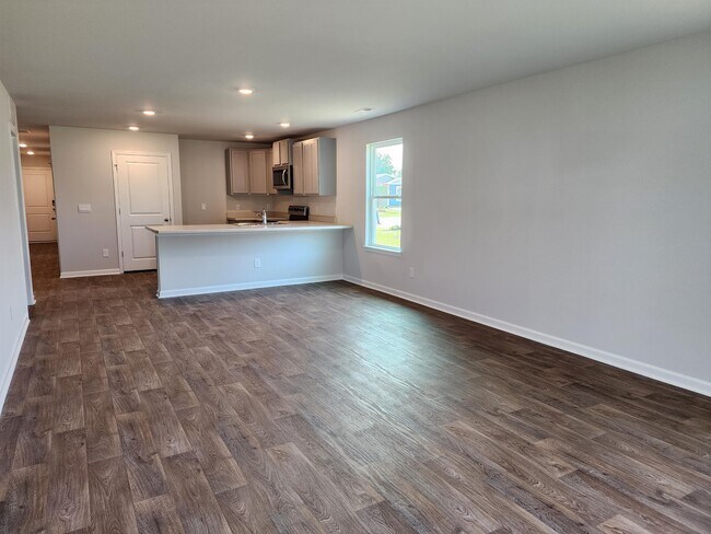 Building Photo - 1015 Course Ln