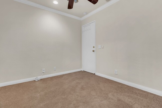 Building Photo - 21166 Gladiolos Way