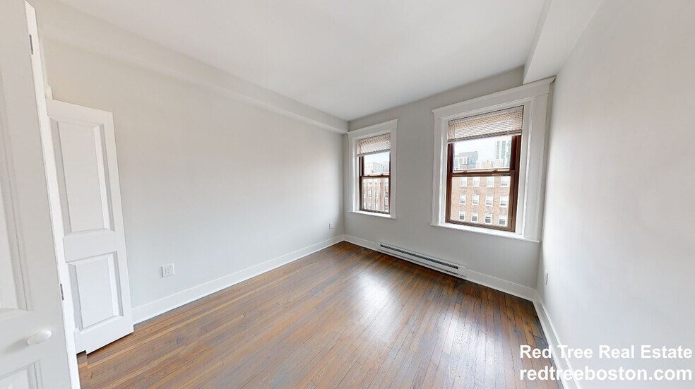 Building Photo - 81 Park Dr