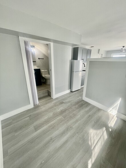 Building Photo - 134 Burgundy Dr
