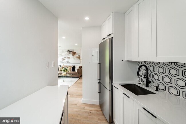 Building Photo - 4200 Cathedral Ave NW
