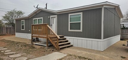 Building Photo - 408 SE 9th St